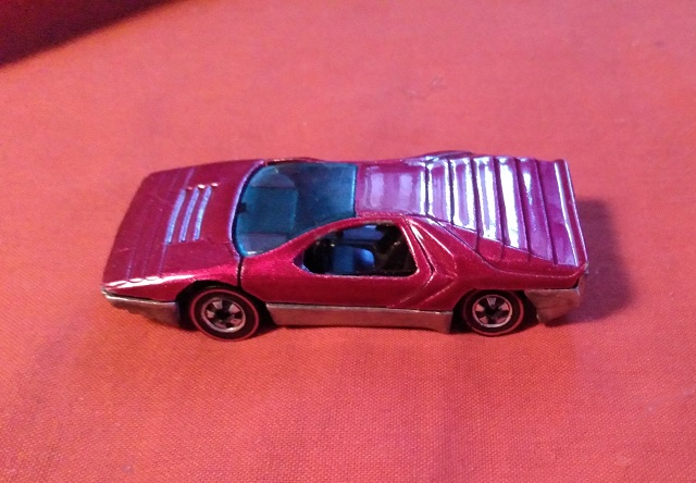 MAGENTA HOT WHEELS - BACK NOT PAINTED BLACK