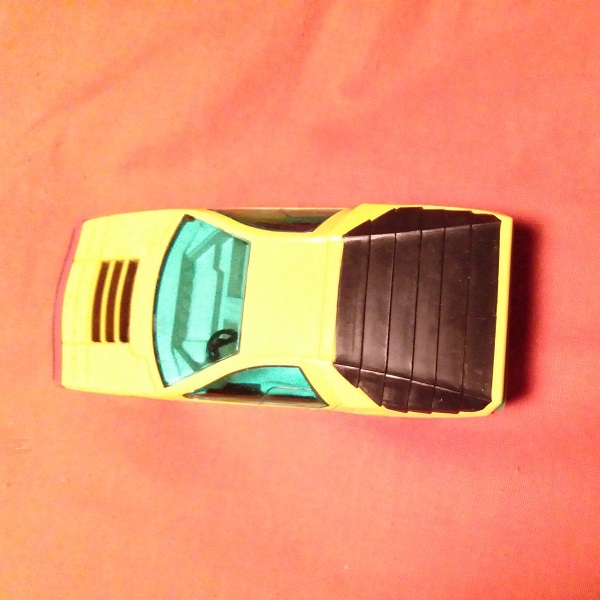 YELLOW DINKY TOYS CARABO BERTONE