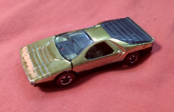 METALLIC YELLOW HOT WHEELS CARABO