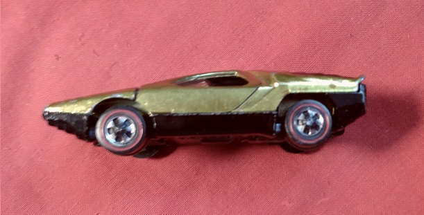 METALLIC YELLOW HOT WHEELS CARABO