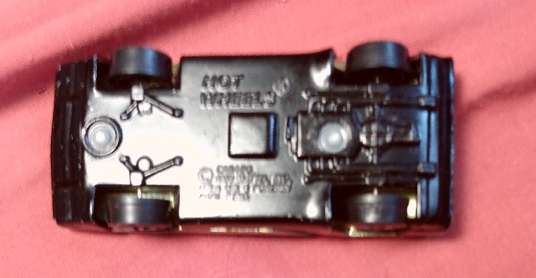 METALLIC YELLOW HOT WHEELS CARABO