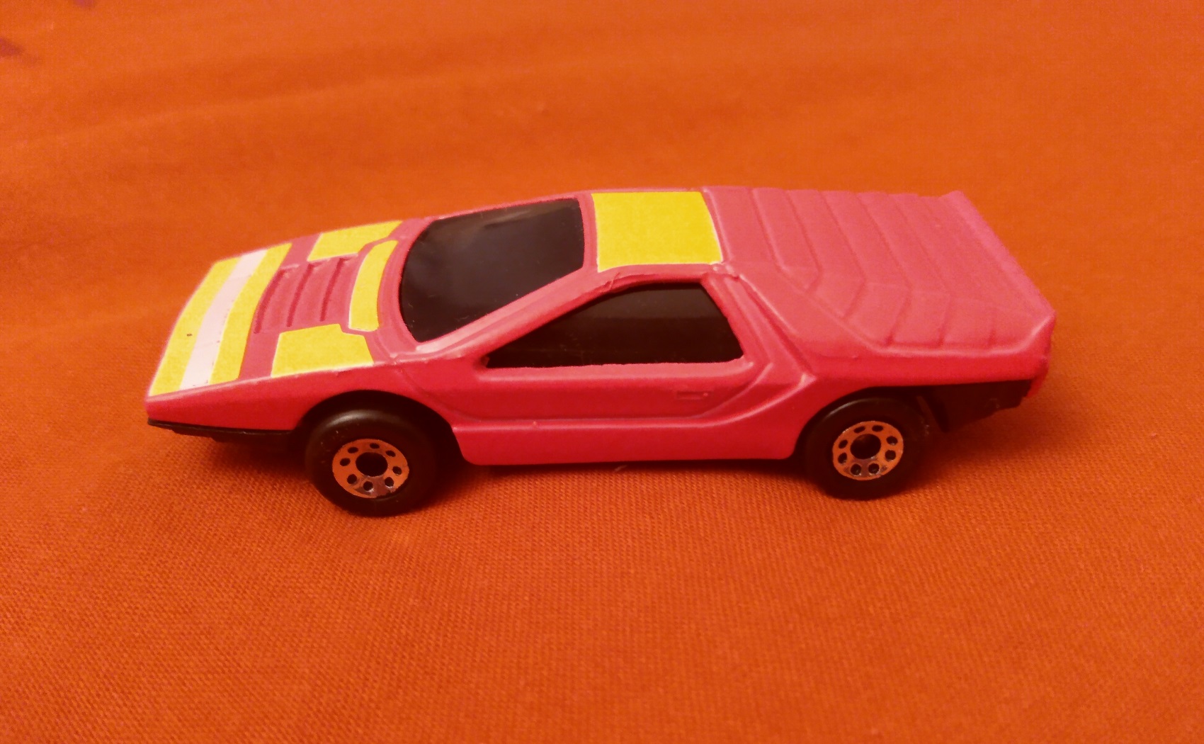 PINK MATCHBOX CARABO NEON RACER