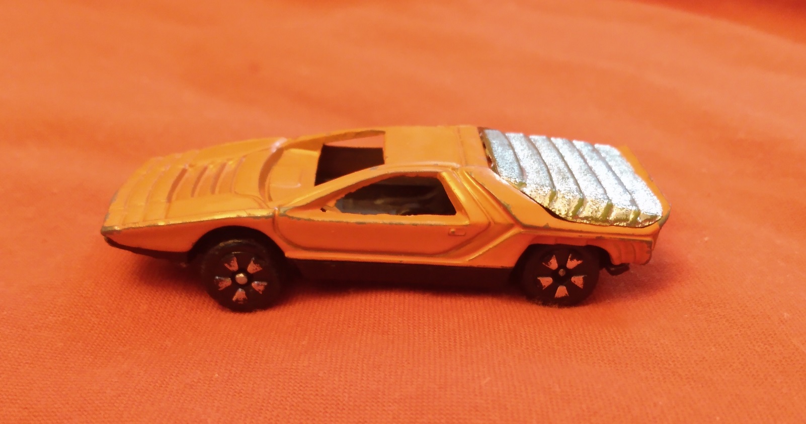 ORANGE PLAYART CARABO BERTONE WITH MISSING WINDSHIELD