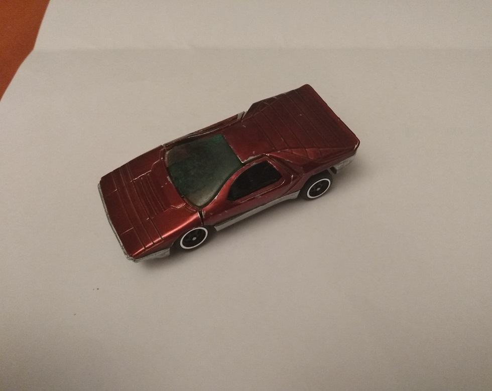 CUSTOM APPLE RED HOT WHEELS CARABO