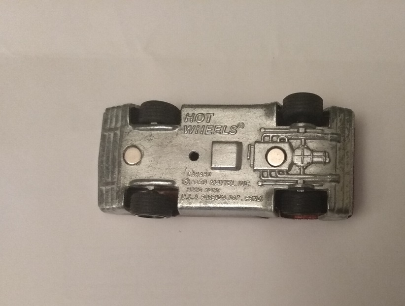 CUSTOM APPLE RED HOT WHEELS CARABO