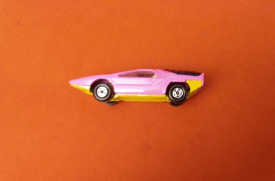 LESNEY MATCHBOX BRIGHT PINK WITHOUT STRIPES ALFA CARABO