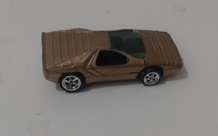 GOLD CUSTOM HOT WHEELS ALFA CARABO