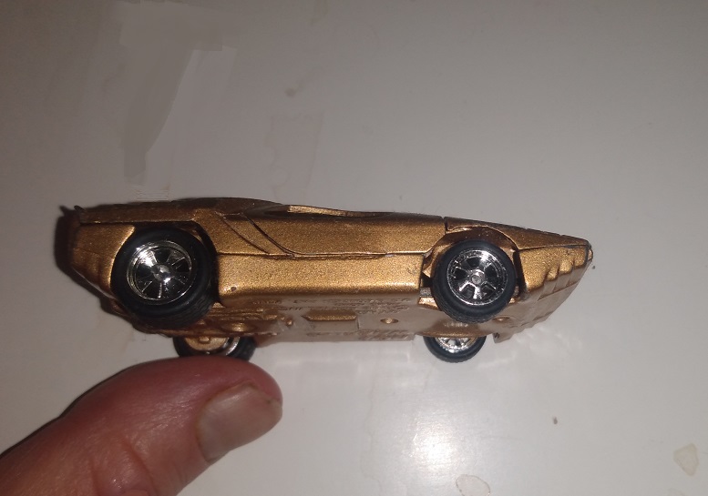 GOLD CUSTOM HOT WHEELS ALFA CARABO