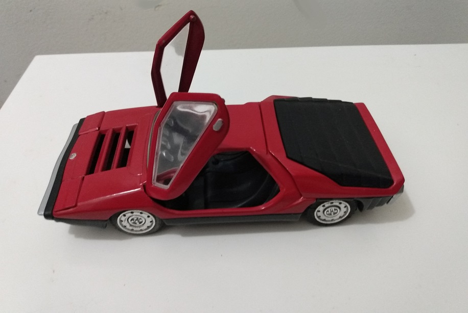 RED TOGI ALFA ROMEO CARABO