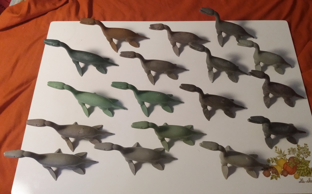 SEVENTEEN MARX KRONOSAURUS FIGURES
