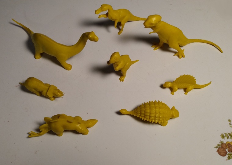 MARX YELLOW DINOSAURS COMPLETE SET OF EIGHT
