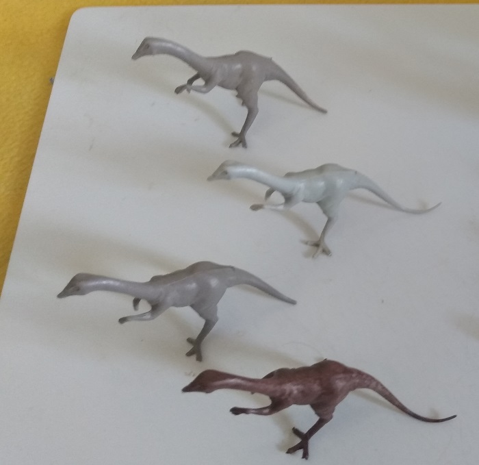 FOUR MARX DUMP STRUTHIOMIMUS