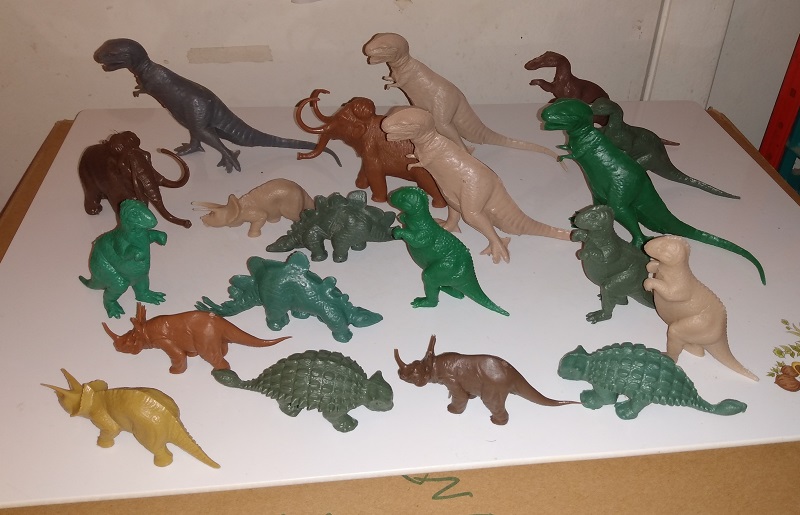 LARGE GROUP OF SDC DINOSAURS