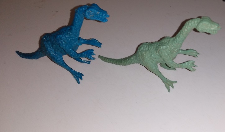 WHITE POST OVIRAPTOR