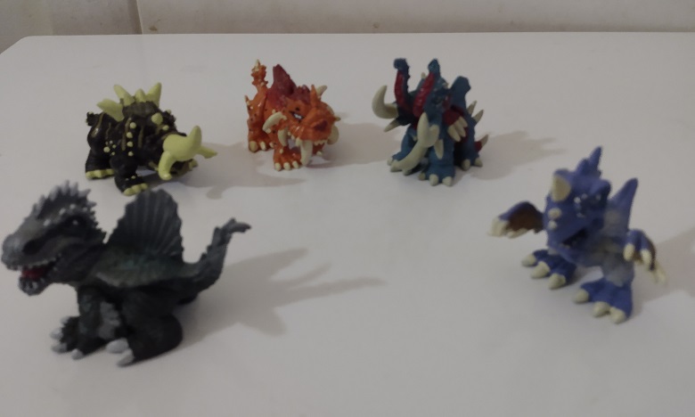 FIVE DINO FROZ DINOSAURS