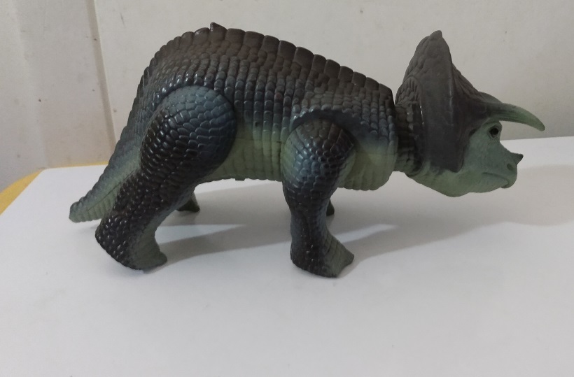 DINO RIDERS TRICERATOPS