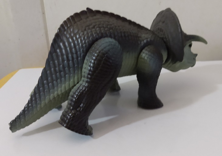 DINO RIDERS TRICERATOPS