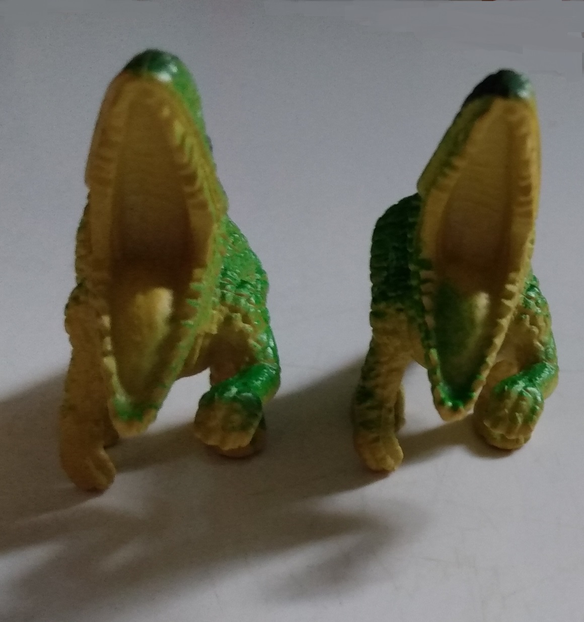 DINOWORLD TYRANNOSAURUS PLASTIC TOYS