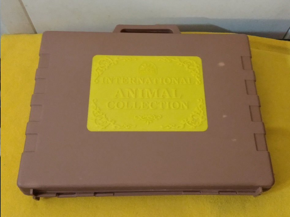 FUNRISE DINOSAUR SUITCASE