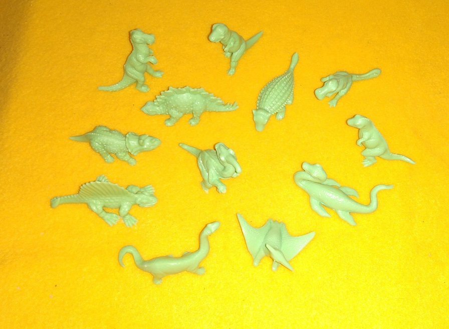 TOPPS DINOSAURS IN GREEN