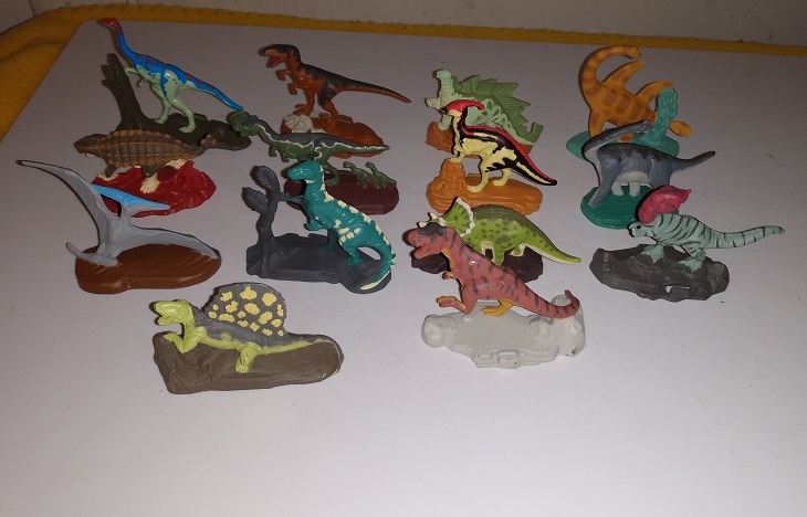 AMBLIN METAL DINOSAURS