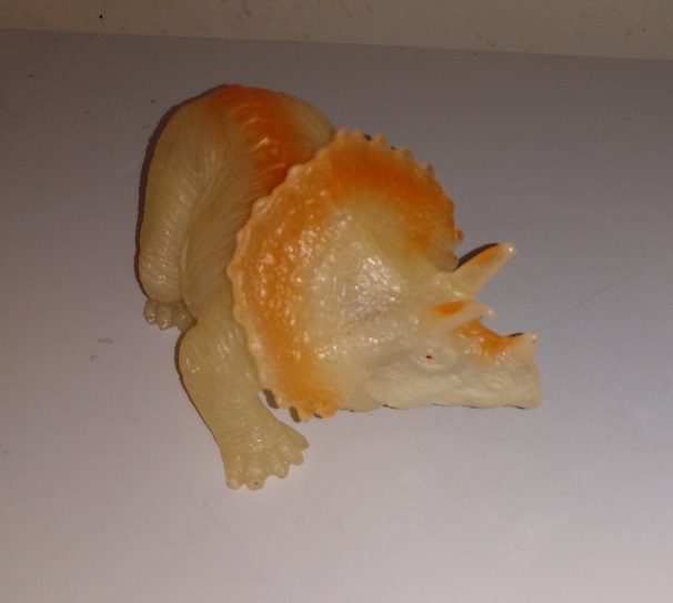 MEDIUM TRANSLUCENT TRICERATOPS