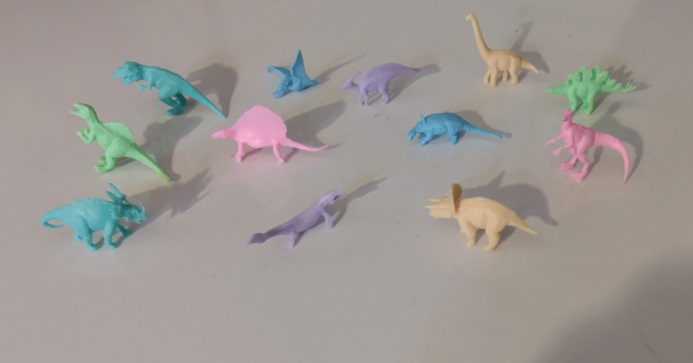 DINOSAUR FAMILY PICTURE