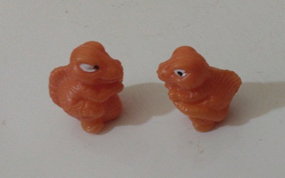 HOLLOW VENDING MACHINE DINOSAURS