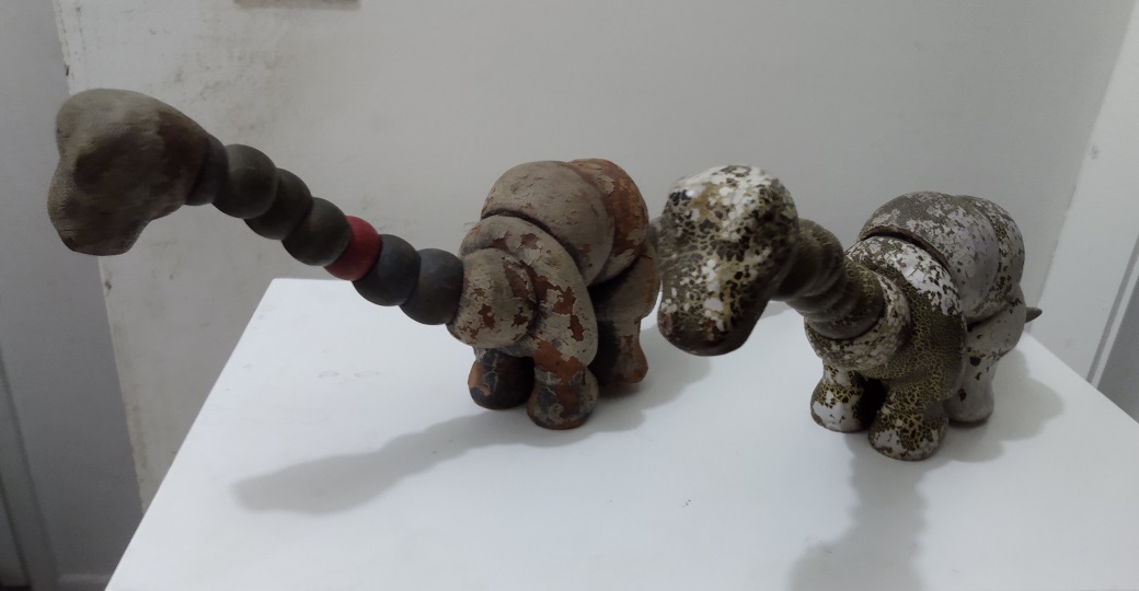 TWISTUM BRONTOSAURUS