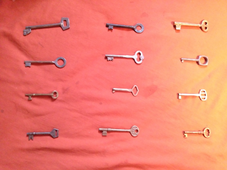 BUNCH OF SKELETON KEYS