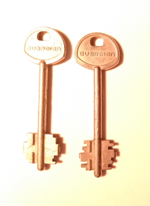 DOUBLE SIDED SKELETON KEYS