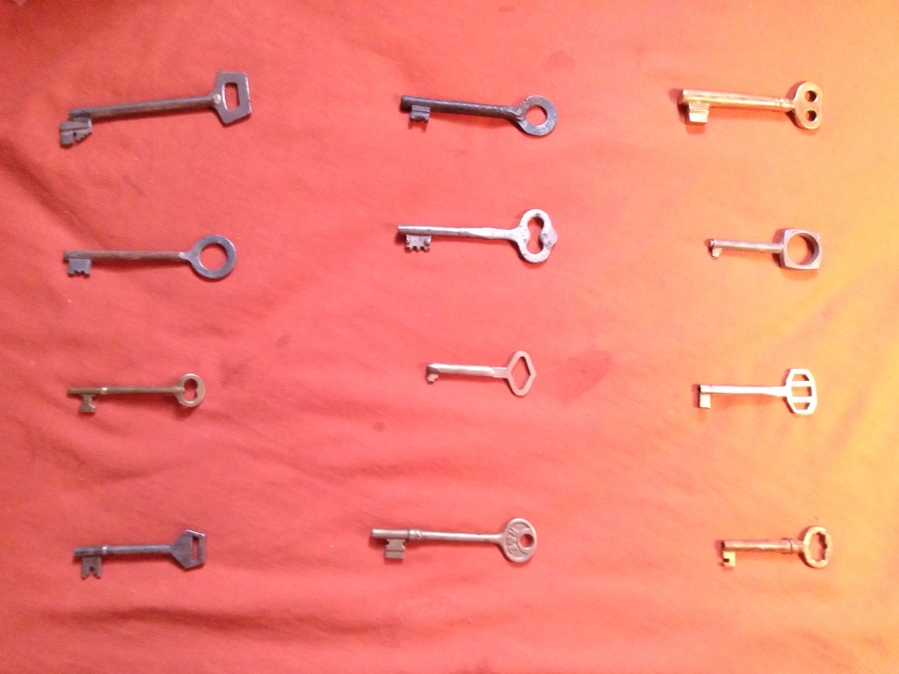 SKELETON KEY SQUARE 03