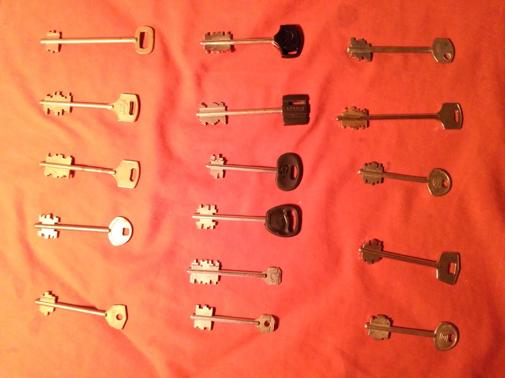 SKELETON KEY SQUARE 05